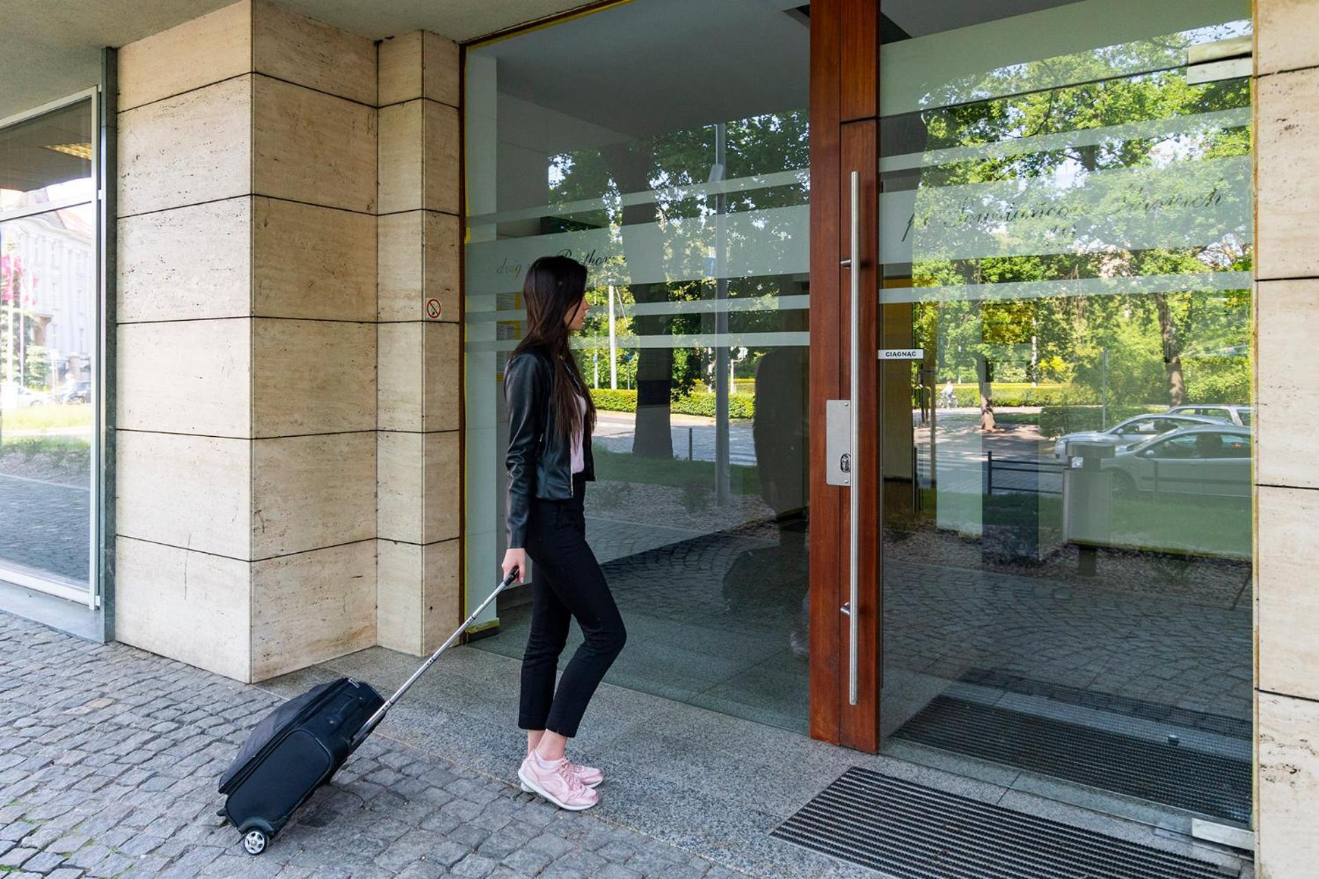 Apartament Rondo Verona - Free, Secure Parking For Guests Wrocław Eksteriør billede